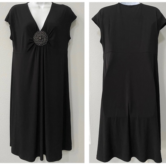 womens Apt. 9 black short sleeve dress with medallion - sz large - Picture 1 of 2
